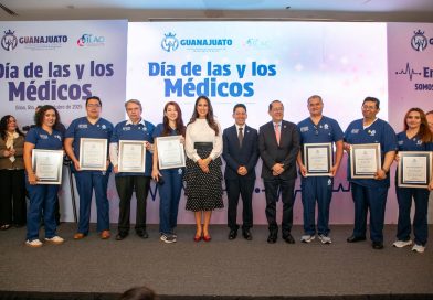 Reconoce Gobernadora labor de las y los médicos de Guanajuato.